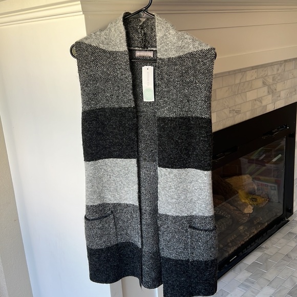 Sleeveless striped cardigan - Picture 2 of 2